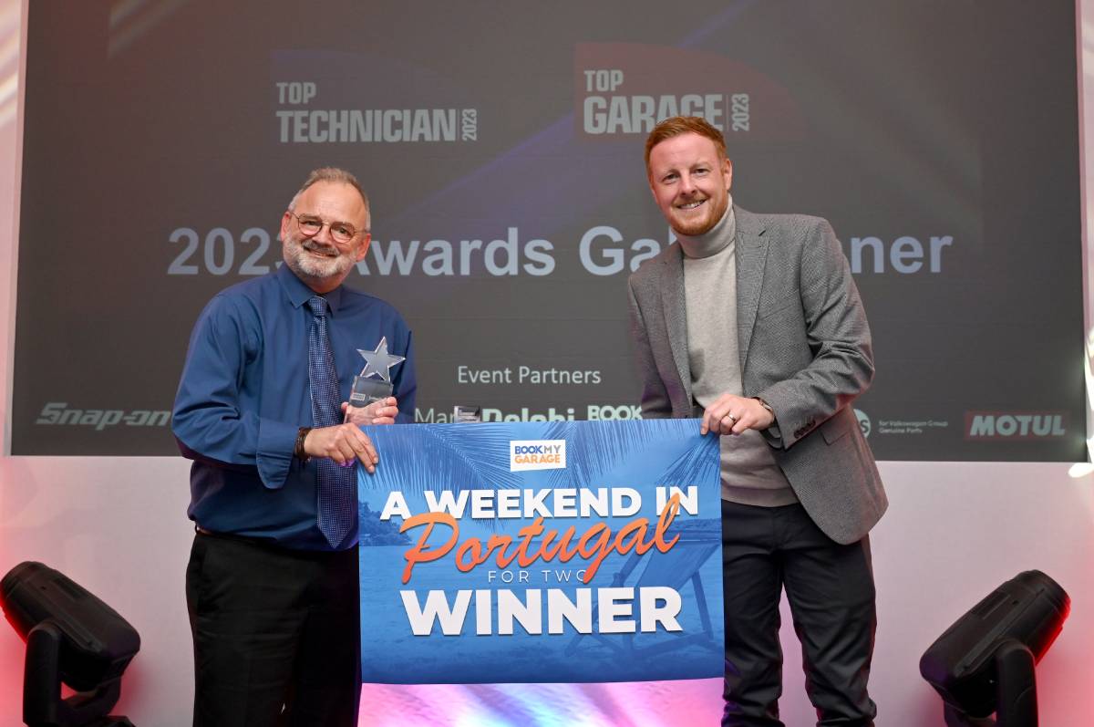 Presentation of the Customer Excellence Award.