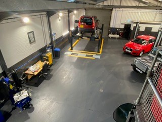 Garage Photo 5